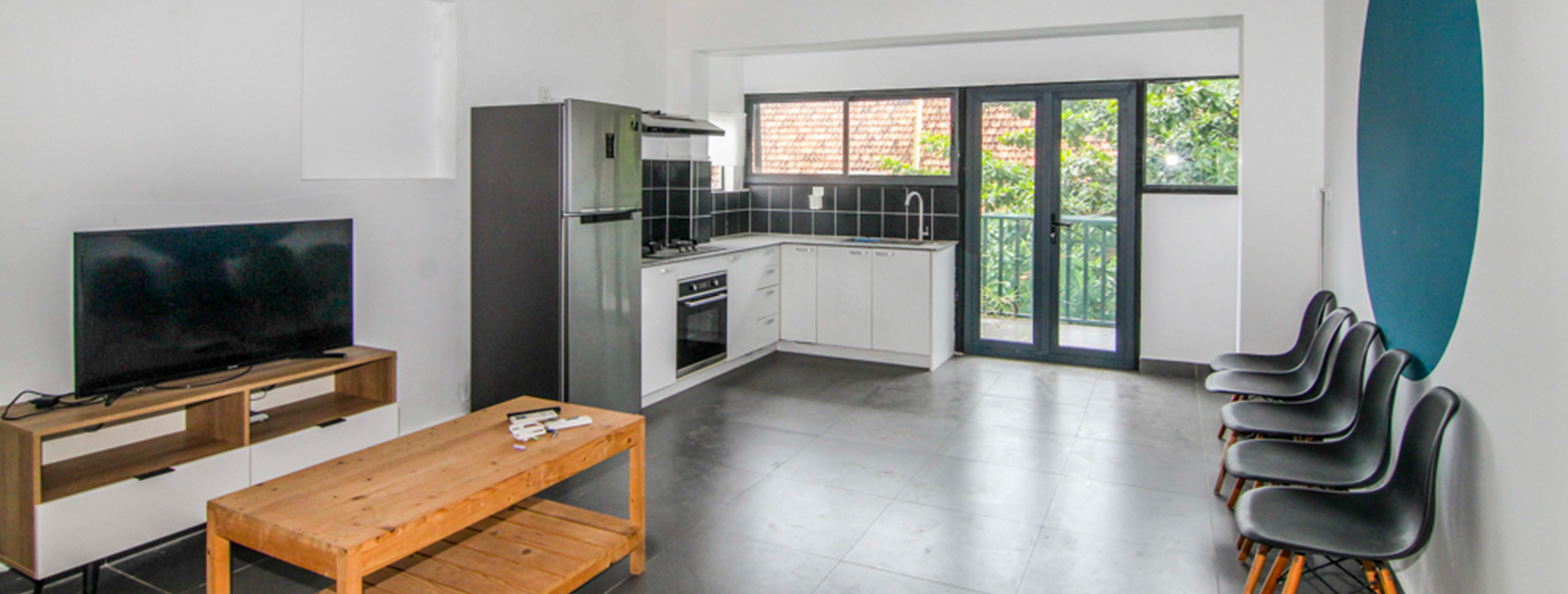 Renovated 2 Bedroom Apartment For Rent In Duan Penh Area.