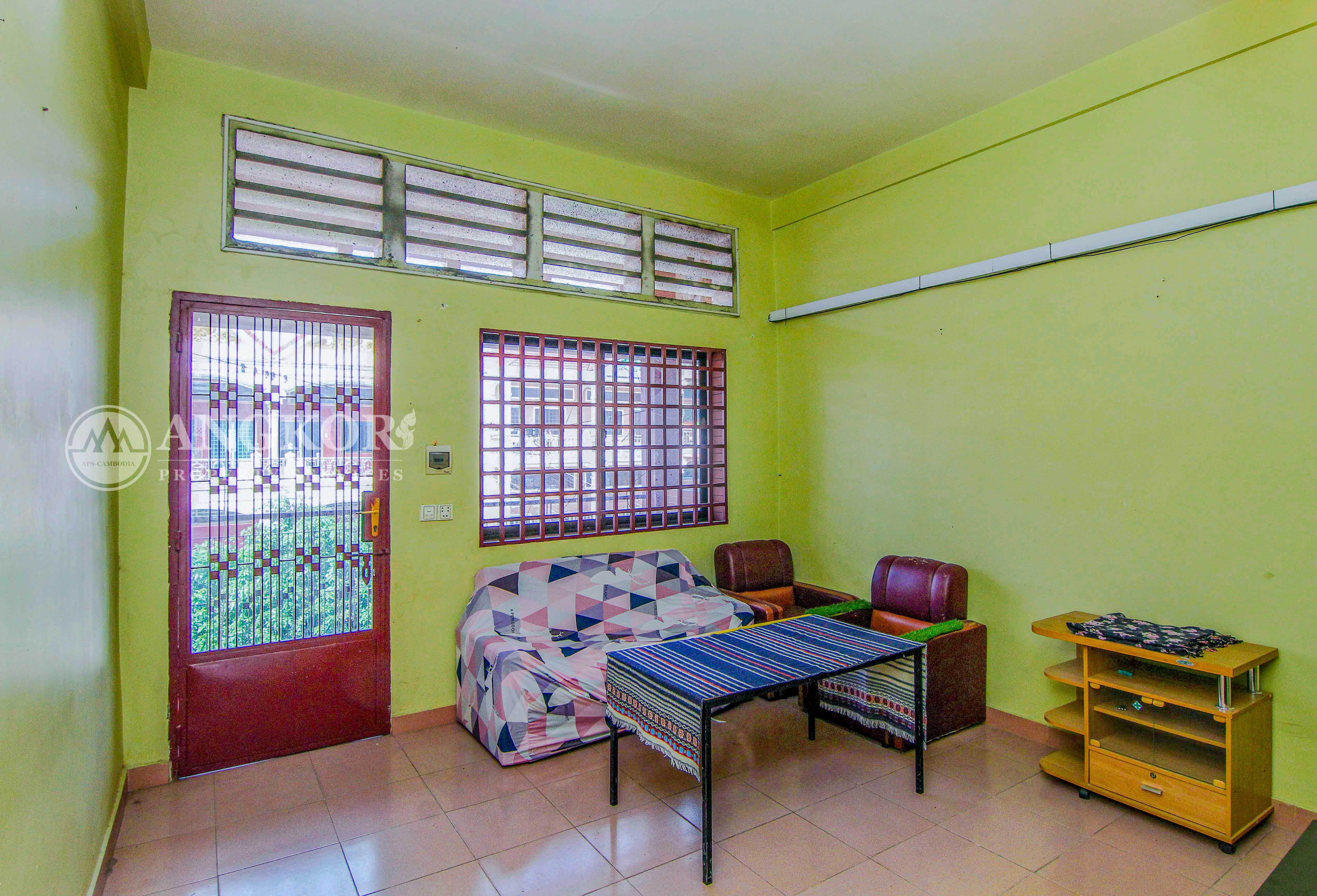 An Affordable 2 bedroom townhouse in Tuol Svay Prey neighborhood.