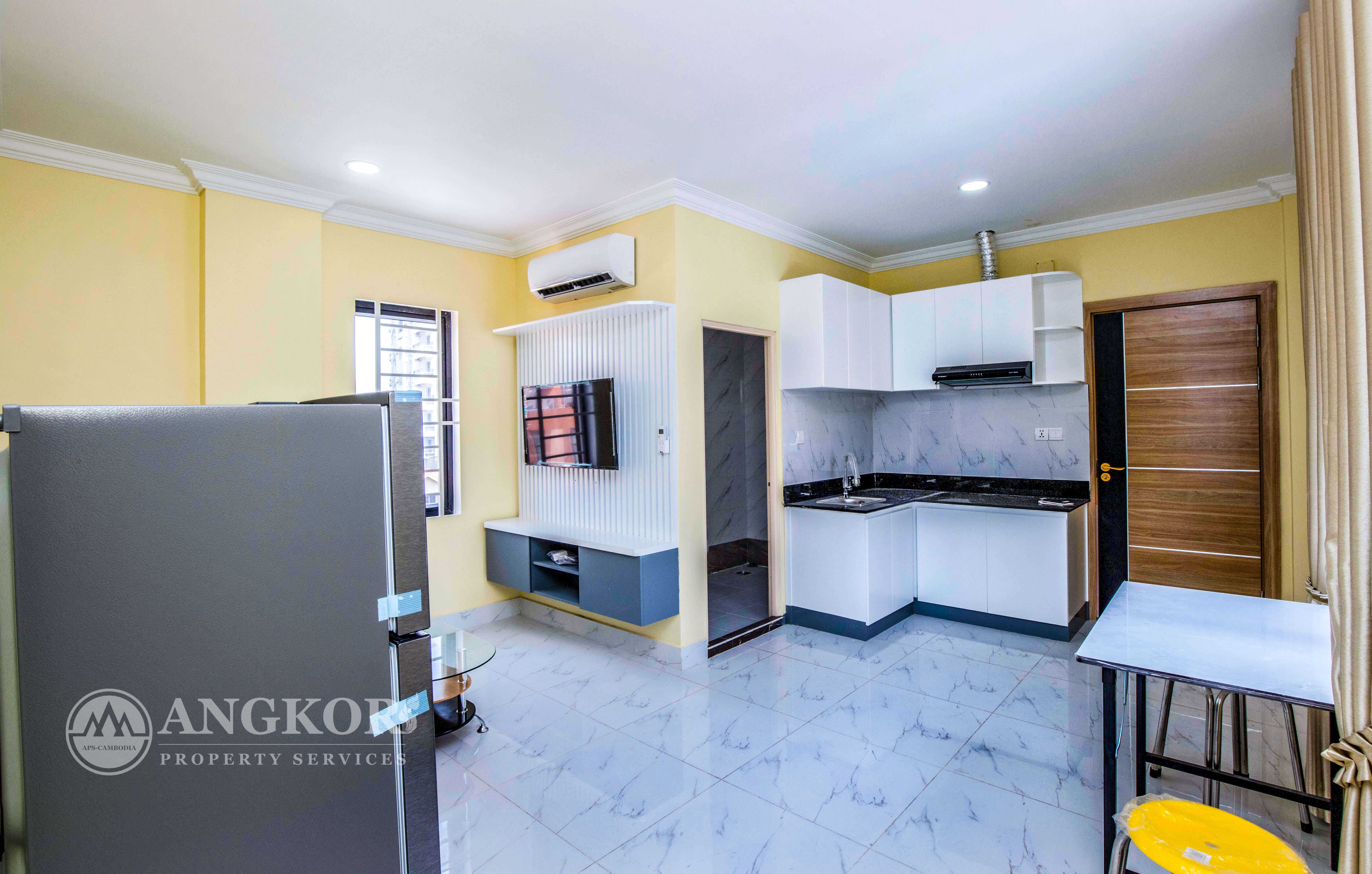 Furnished 1 bedroom apartment for rent in Tonle Bassac neighborhood.