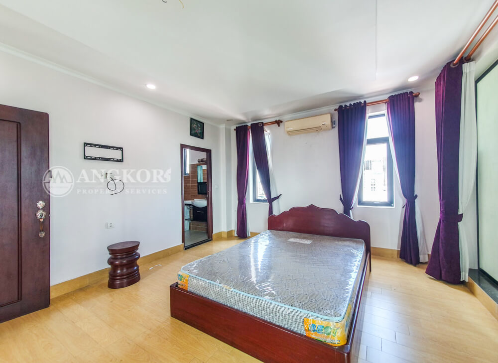 Natural Bright 1 Bedroom Apartment For Rent In Boeung Trabeak Area.