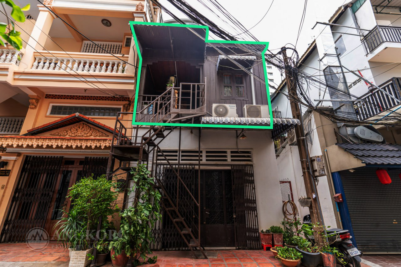 Townhouse renovated on western decoration rent