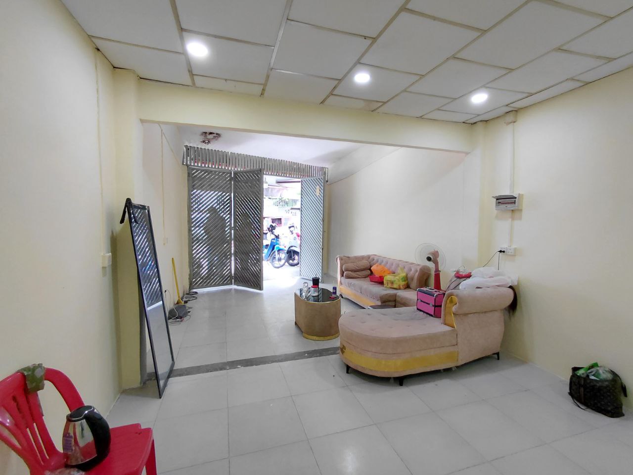 Shophouse For Sale At Tuol Tampong, Khan Chamkarmon.