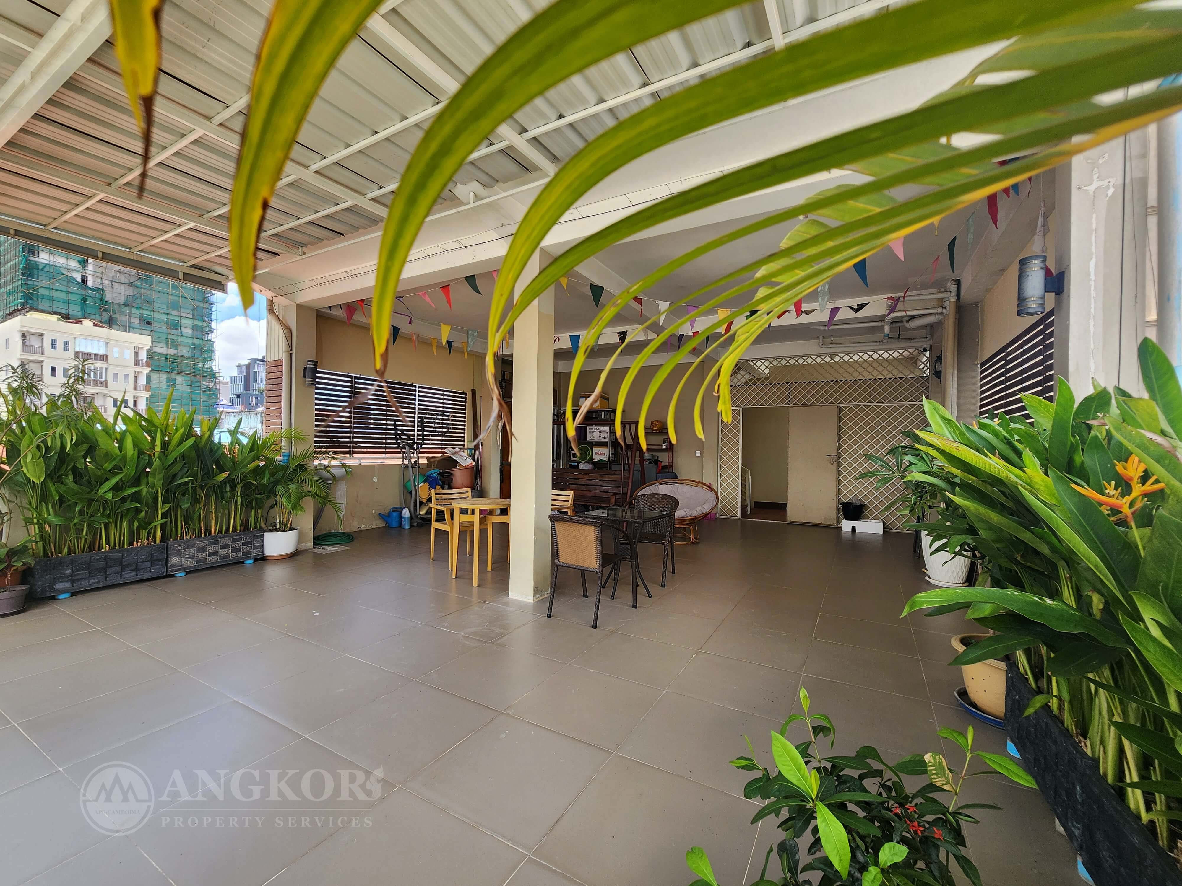The widely Terrace unit apartment for rent BKK3